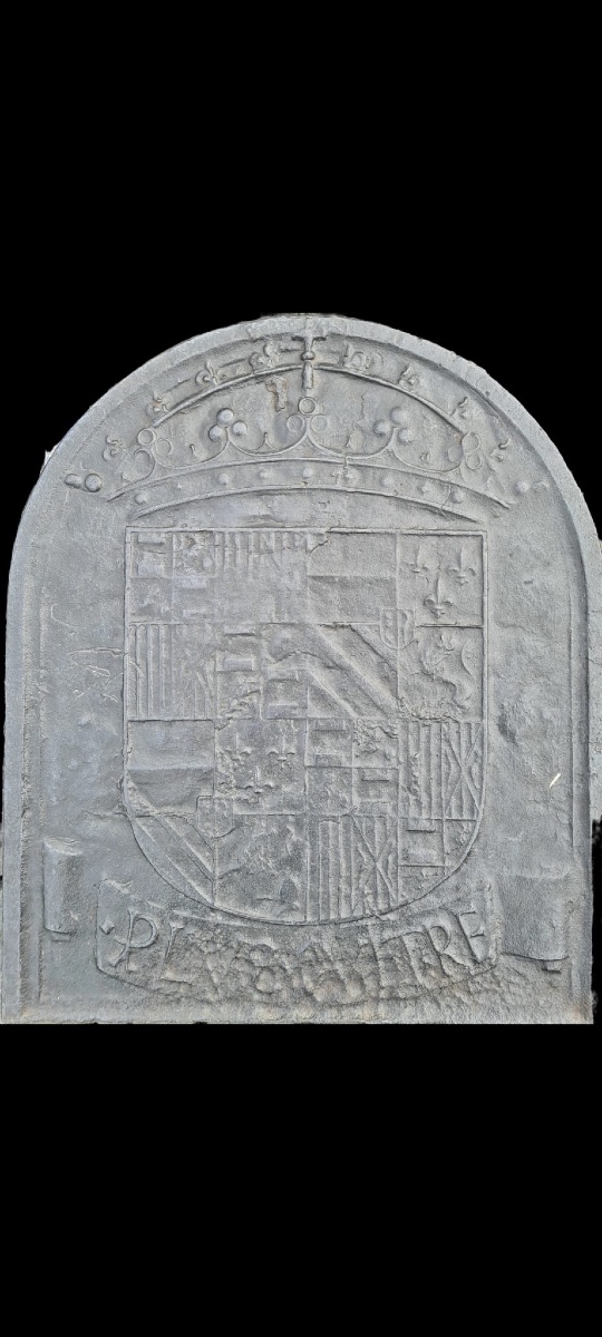 Antique Fireplace Plaque Bearing The Coat Of Arms Of Charles V  