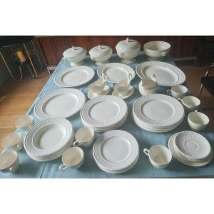 Service de table Wedgwood 'Edme'Etruria et Balastron de 57 pieces