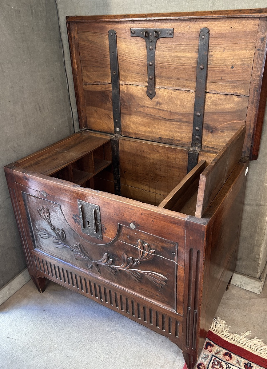 Walnut Chest-photo-3