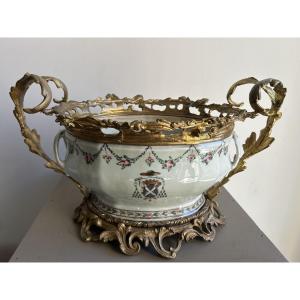 Coupe en porcelaine montée