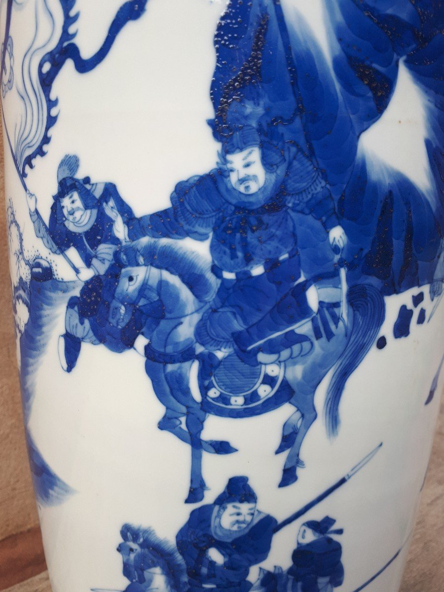 Important Vase Chinois En Porcelaine Bleu Blanc, Chine Fin De La Dynastie Qing-photo-2