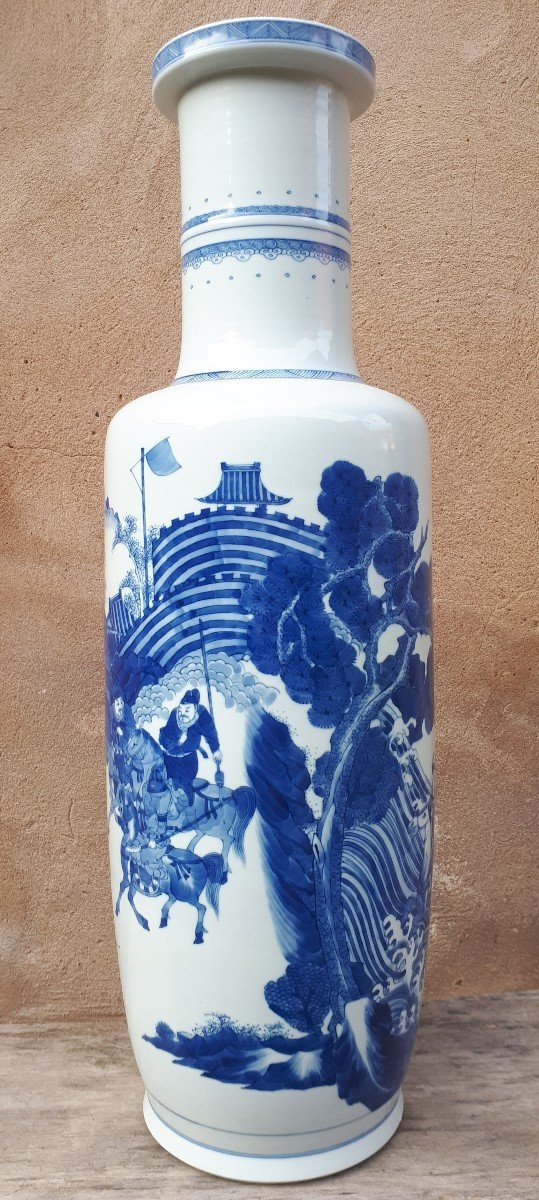 Important Vase Chinois En Porcelaine Bleu Blanc, Chine Fin De La Dynastie Qing-photo-3