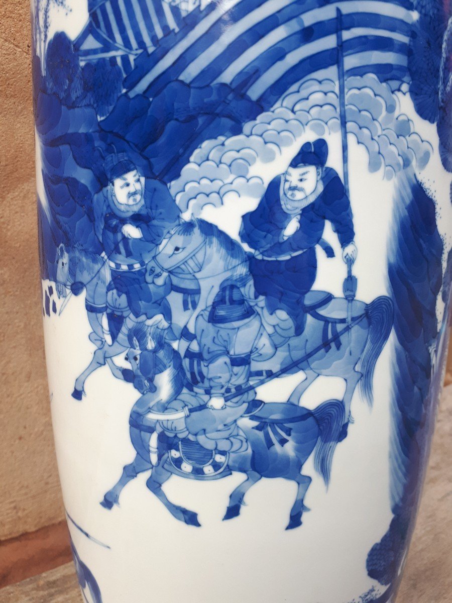 Important Vase Chinois En Porcelaine Bleu Blanc, Chine Fin De La Dynastie Qing-photo-4