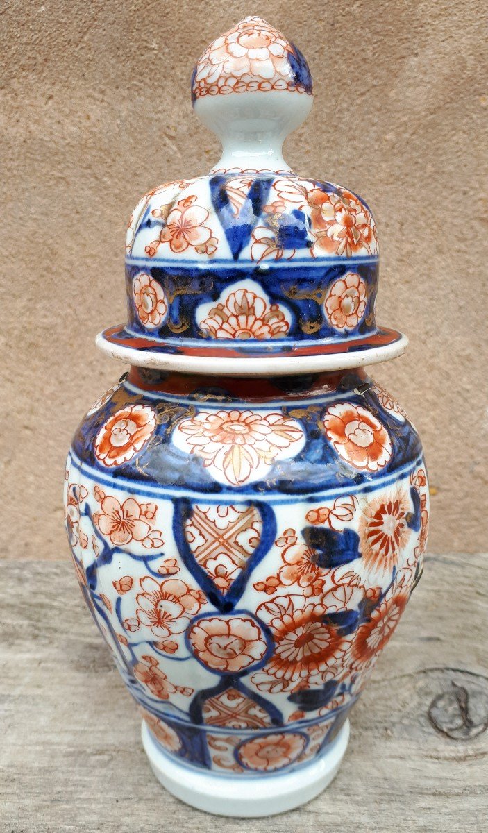 Vase Couvert Japonais En Porcelaine d'Arita à Décor Imari, Japon époque d'Edo-photo-4