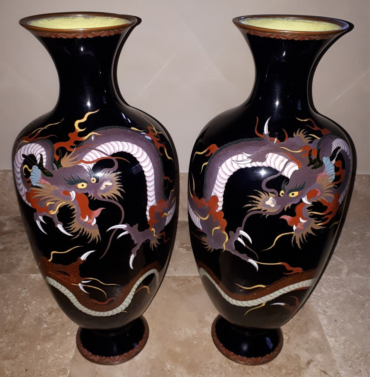 Paire De Vases Japonais En émaux Cloisonnés, Japon ère Meiji