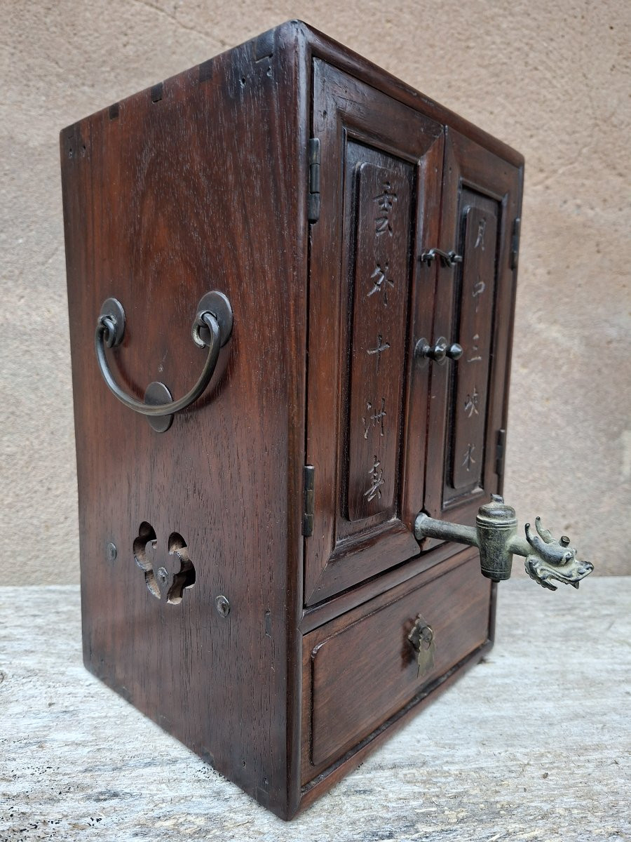 Zitan Cabinet With A Shiwan Pot, 19th Century China-photo-2