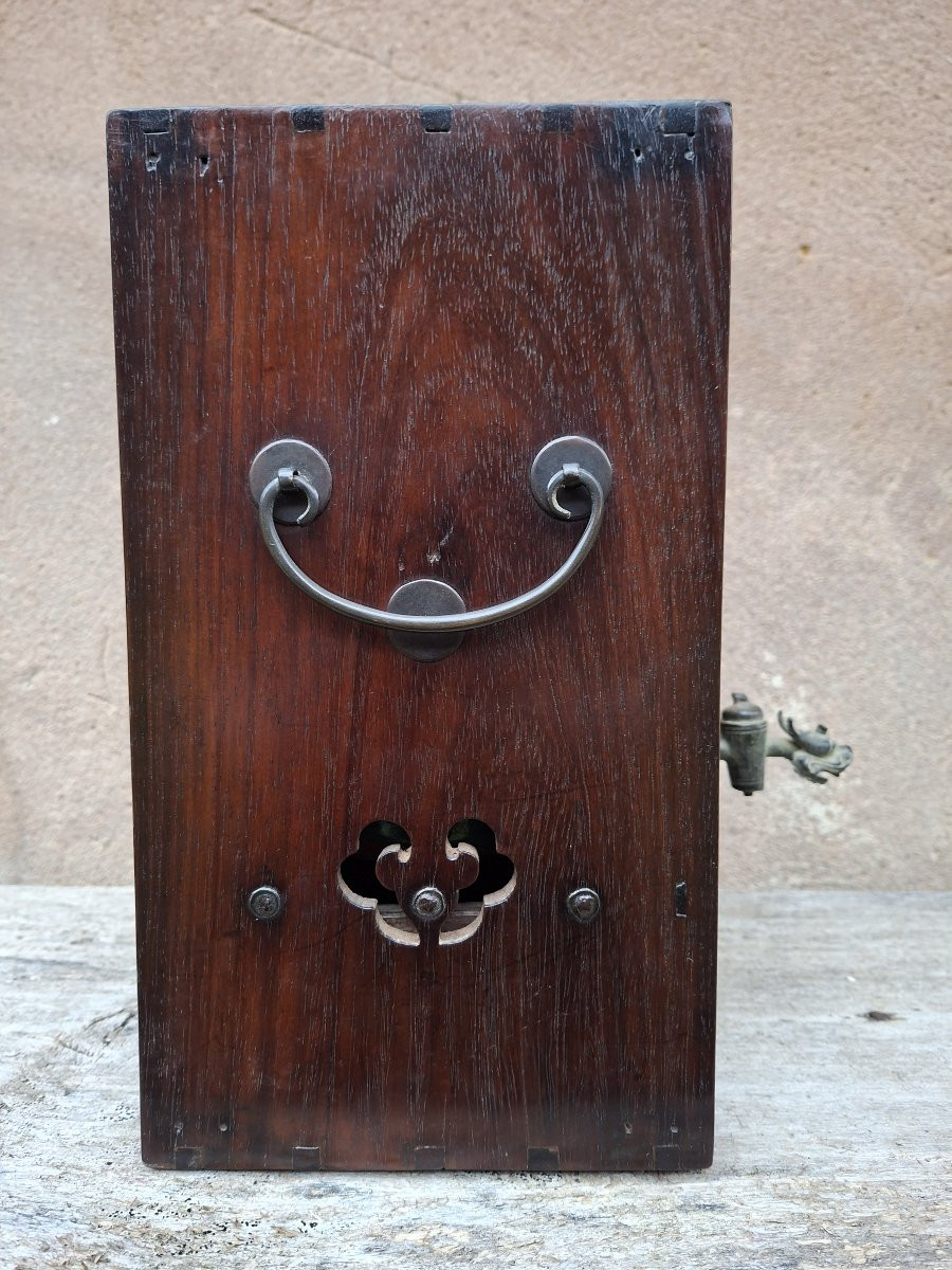 Zitan Cabinet With A Shiwan Pot, 19th Century China-photo-4