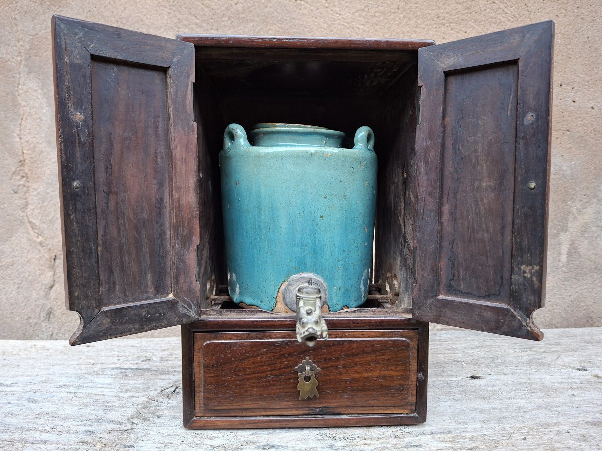 Zitan Cabinet With A Shiwan Pot, 19th Century China-photo-4