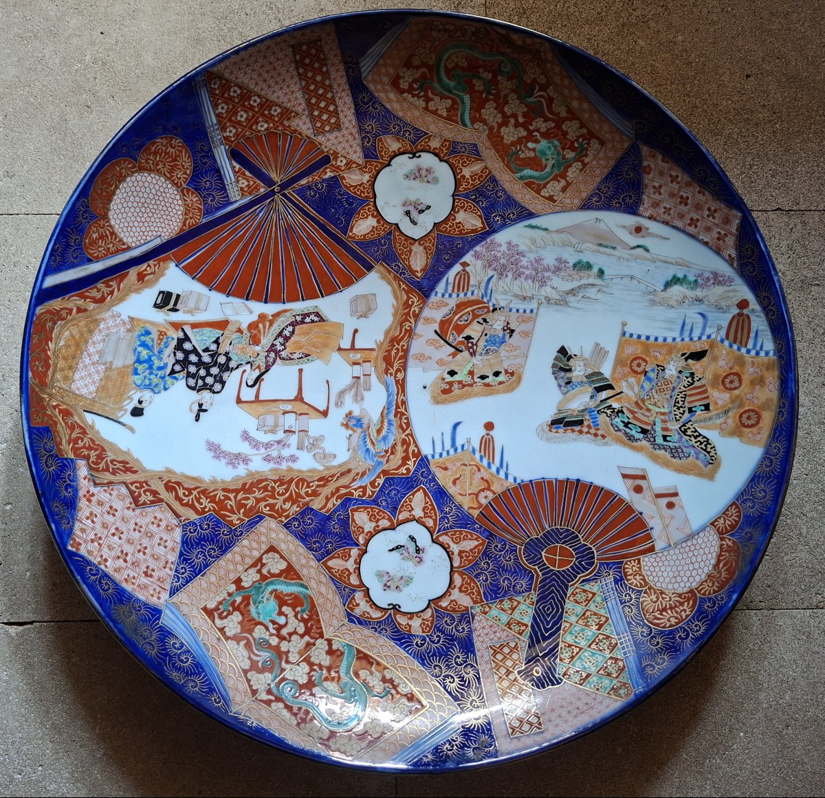 Large Japanese Arita Porcelain Dish (imari), Meiji Era, Japan