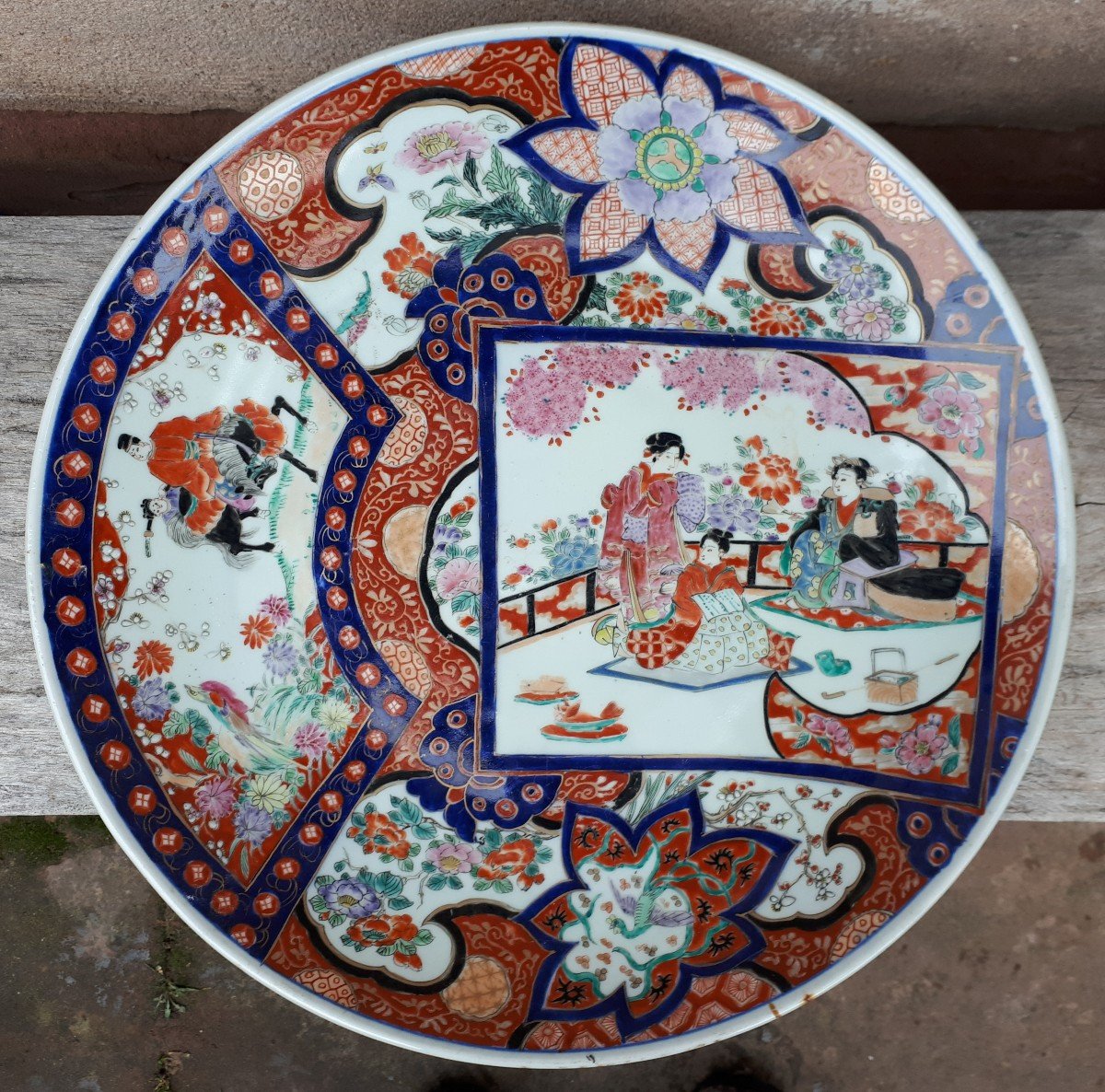Large Japanese Arita (imari) Porcelain Dish, Japan Meiji Period