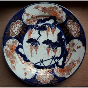 Japanese Dish In Arita Porcelain With Imari Decor Of Wisteria, Japan Edo Period