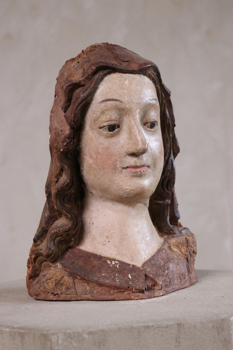 Carved Wooden Head Of A Saint-photo-4