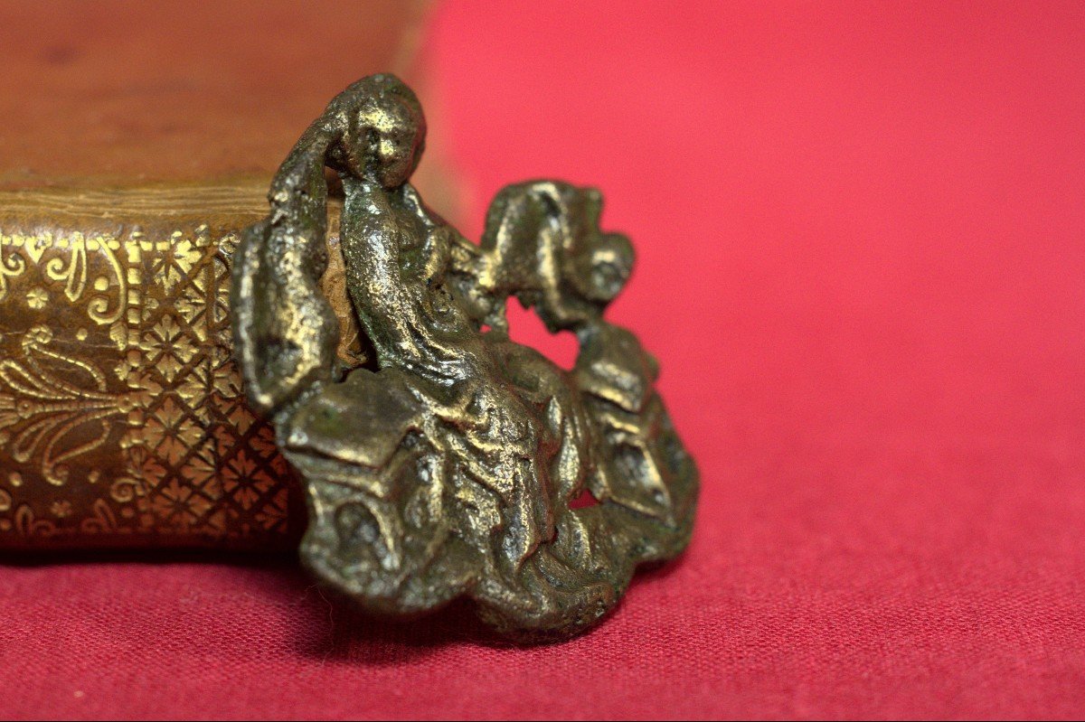Insigne Médiéval - Bouton Gothique En Bronze - Saint Jean Evangéliste - XIV XVe 14e 15e Siècle-photo-2