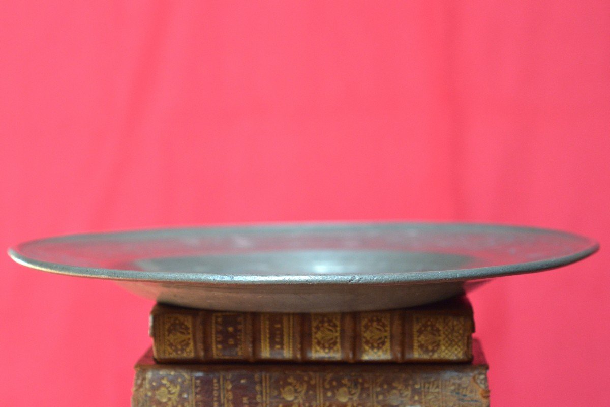 Grande Assiette Ou Plat - Etain Gravé - XVIIe 17e Siècle et Décors XIXe 19e  - Armoiries-photo-6
