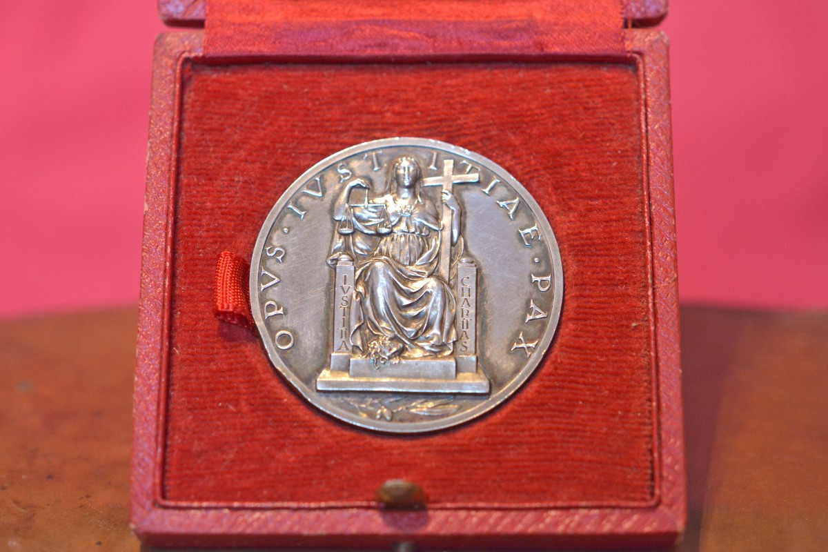 Papal Medal - Solid Silver - Pius XII 1940 - Exhortation To Peace - Opus Justitiae Pax
