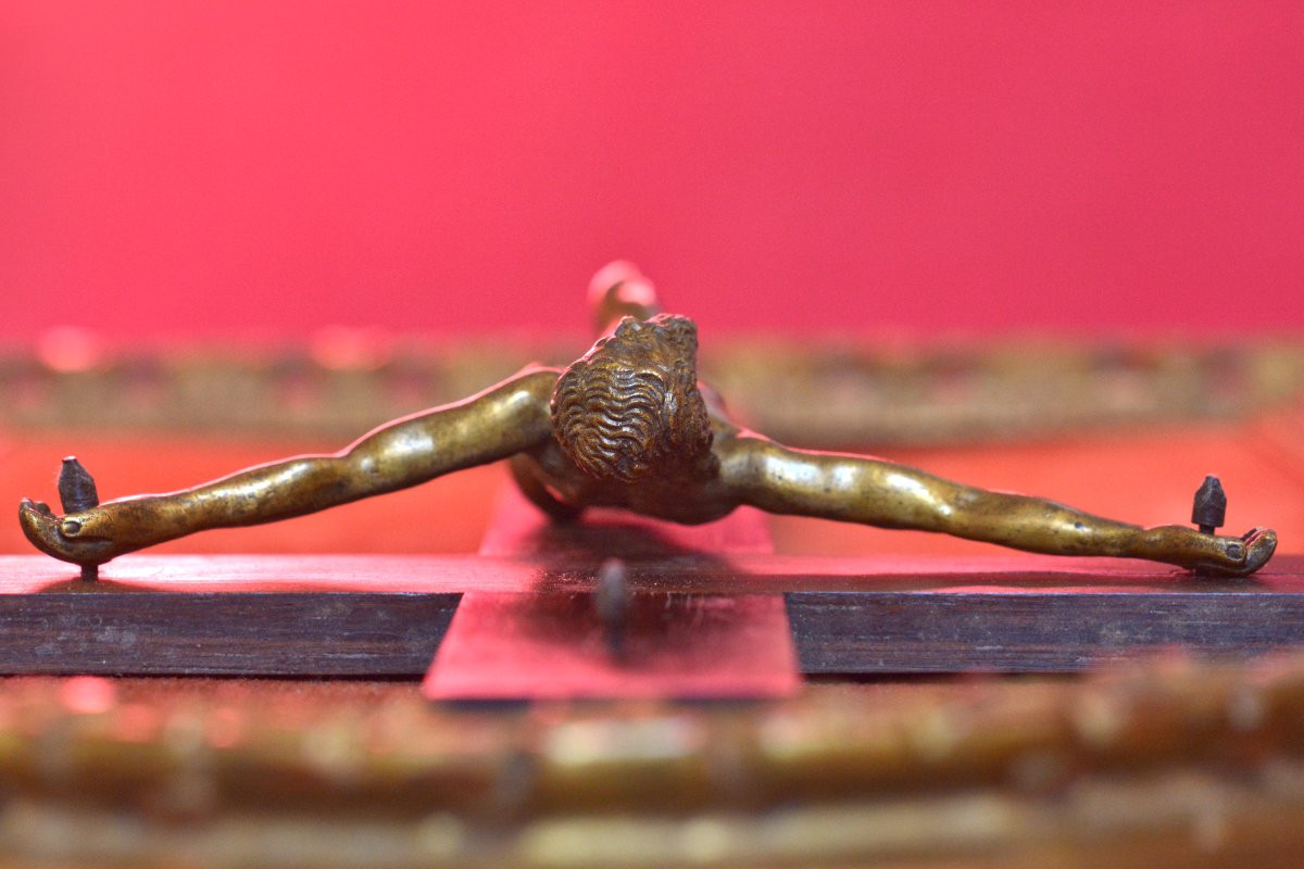 Christ en Bronze Doré - XVIIe 17e siècle - Crucifix Cadre Bois Doré - sculpture religion 17-photo-2