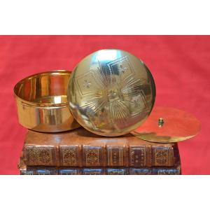 Grande Pyxide - Custode - Laiton - XXe 20e siècle - liturgie religion hostie communion 20