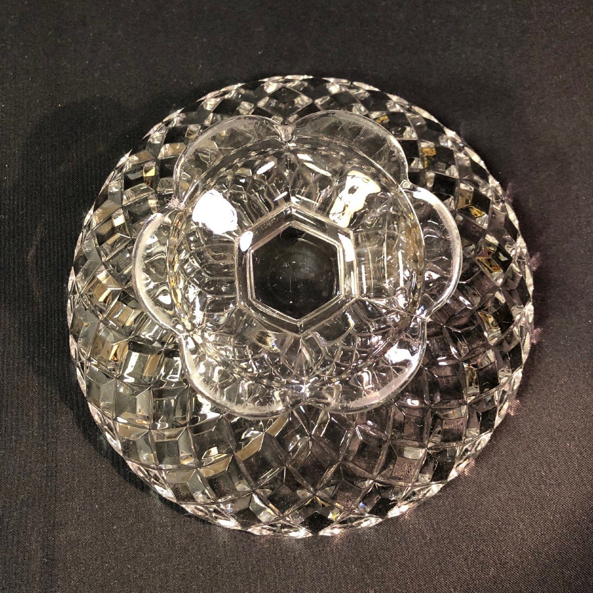 COUPE SUR PIED gravé oiseau en cristal de Baccarat EUR 315,00 - FR