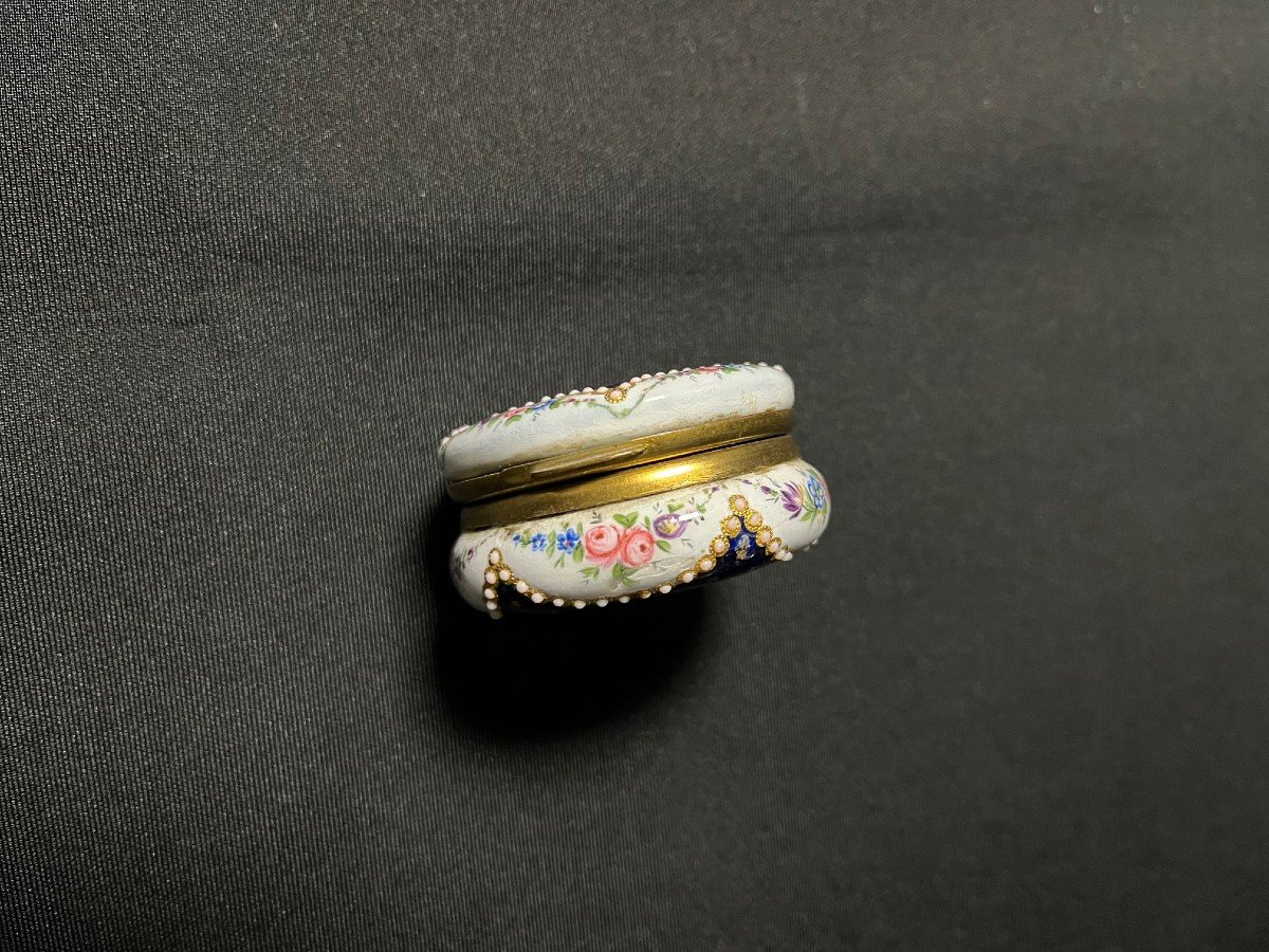 Enameled Pill Box-photo-2