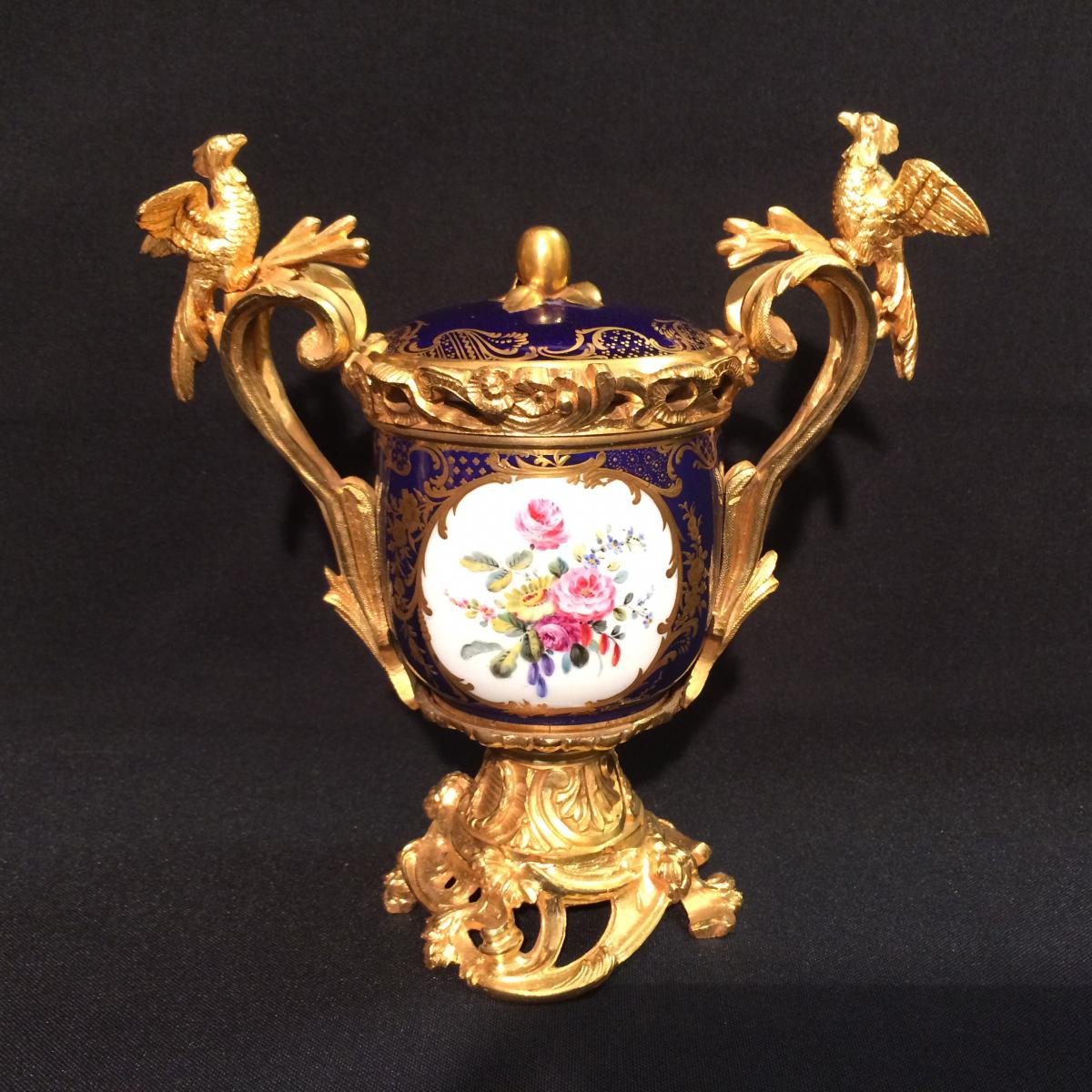 Covered Vase In Tender Porcelain And Gold Bronze Frame