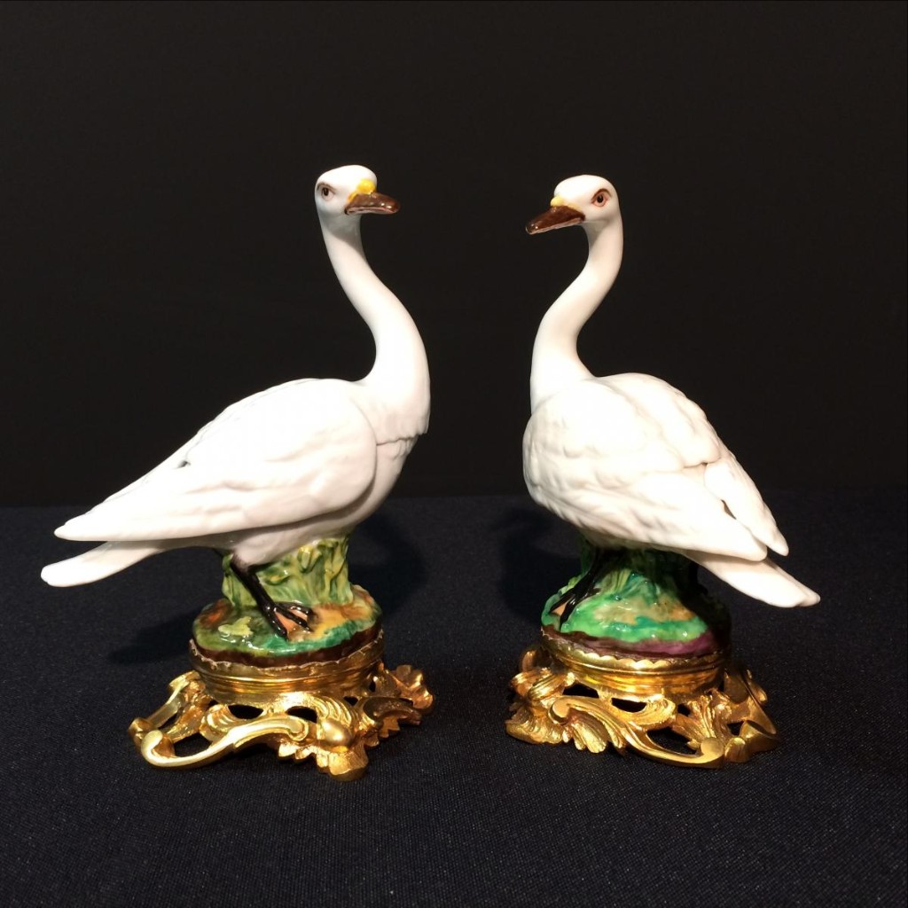 Pair Of Swans In Paris Porcelain