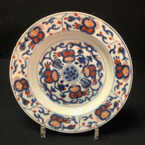 Porcelain Plate With Imari Decoration From Compagnie Des Indes - 18th Century