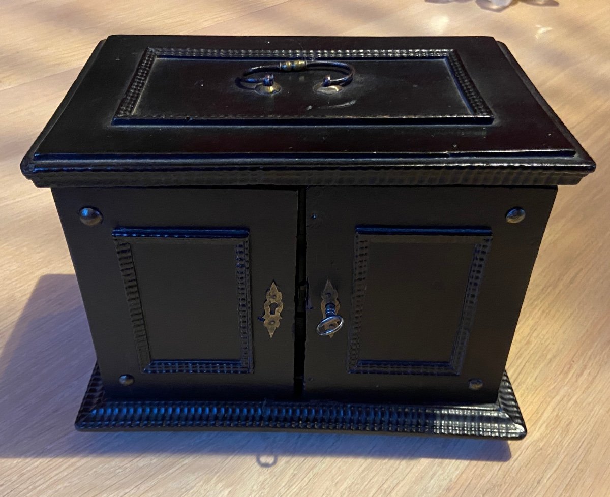 Small Italian Cabinet-photo-2