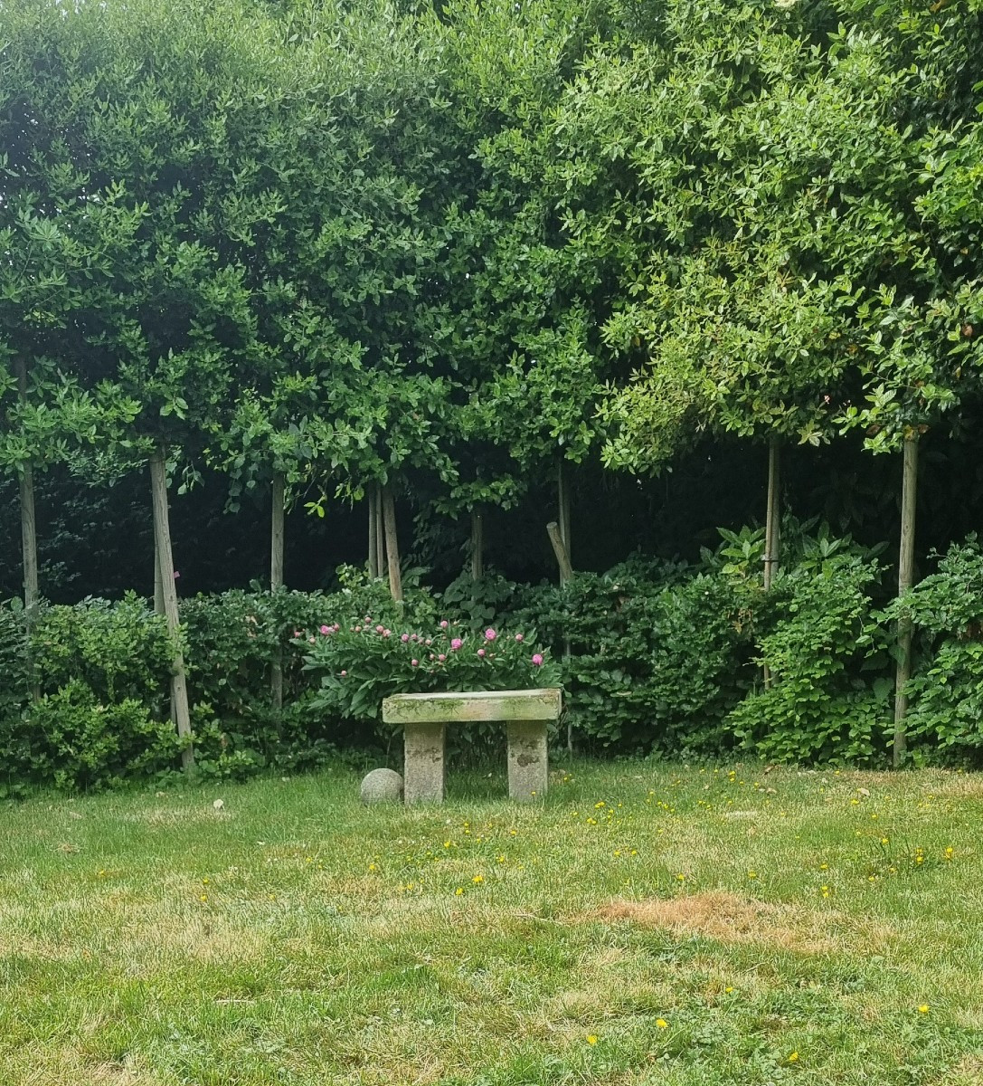 Petit Banc de Jardin en Pierre....-photo-3