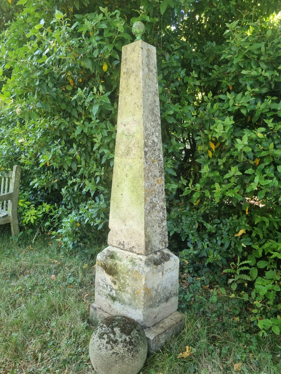 Obélisque en pierre de pays  ....  XVIIIièm-photo-2