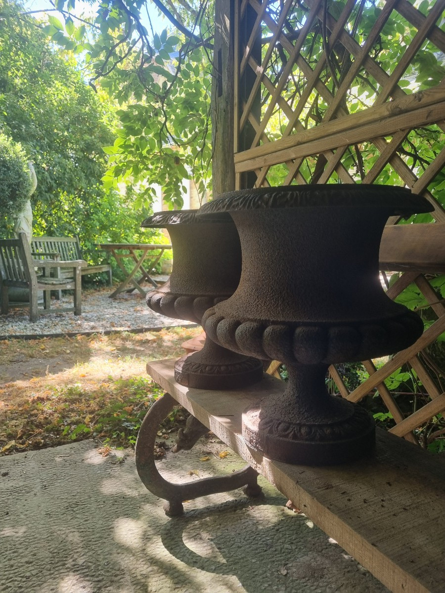 Paire de vases de Jardin en Fonte ....CORNEAU-photo-2
