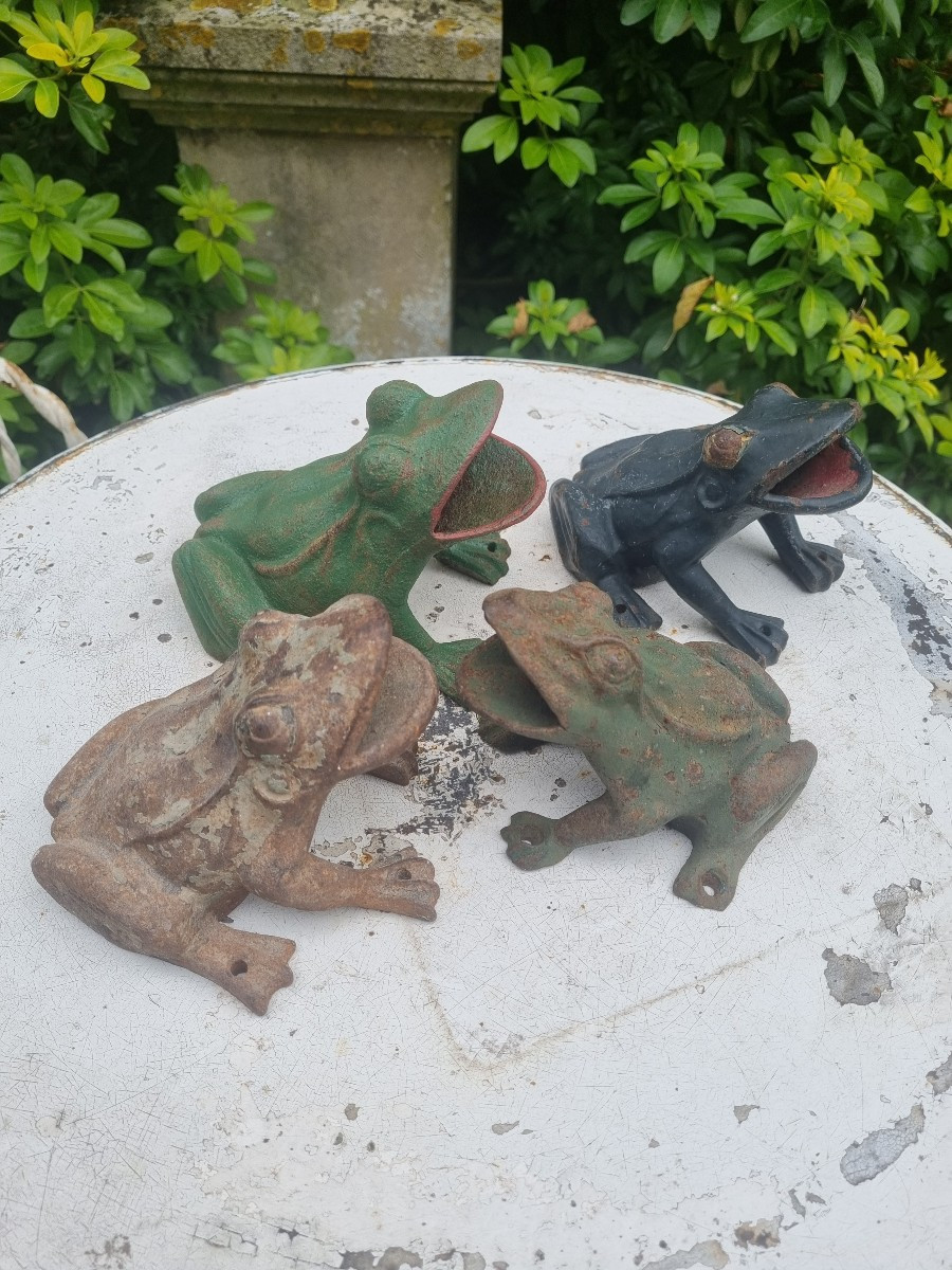 4 Frogs In Cast Iron.... 19th Century-photo-2