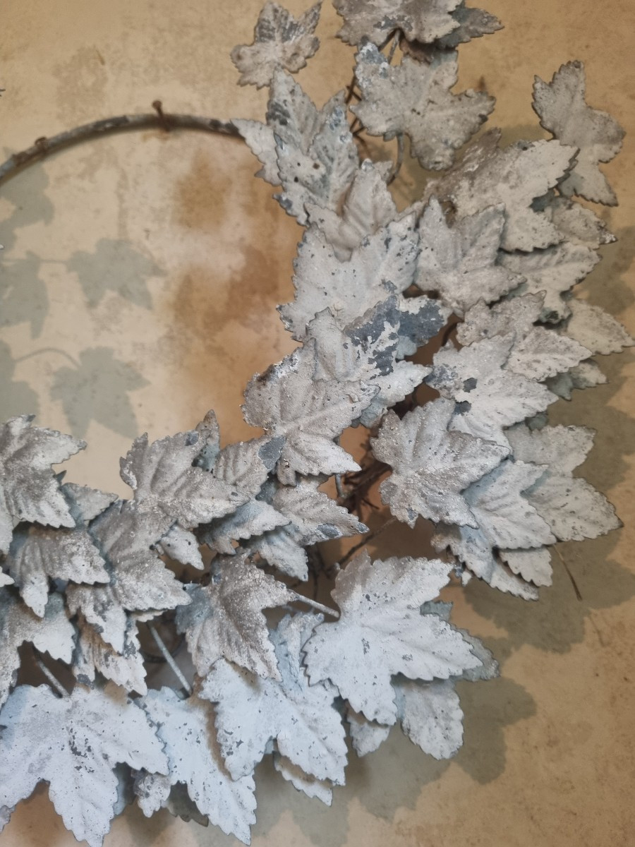 Crown Of Zinc Leaves....19th Century-photo-2