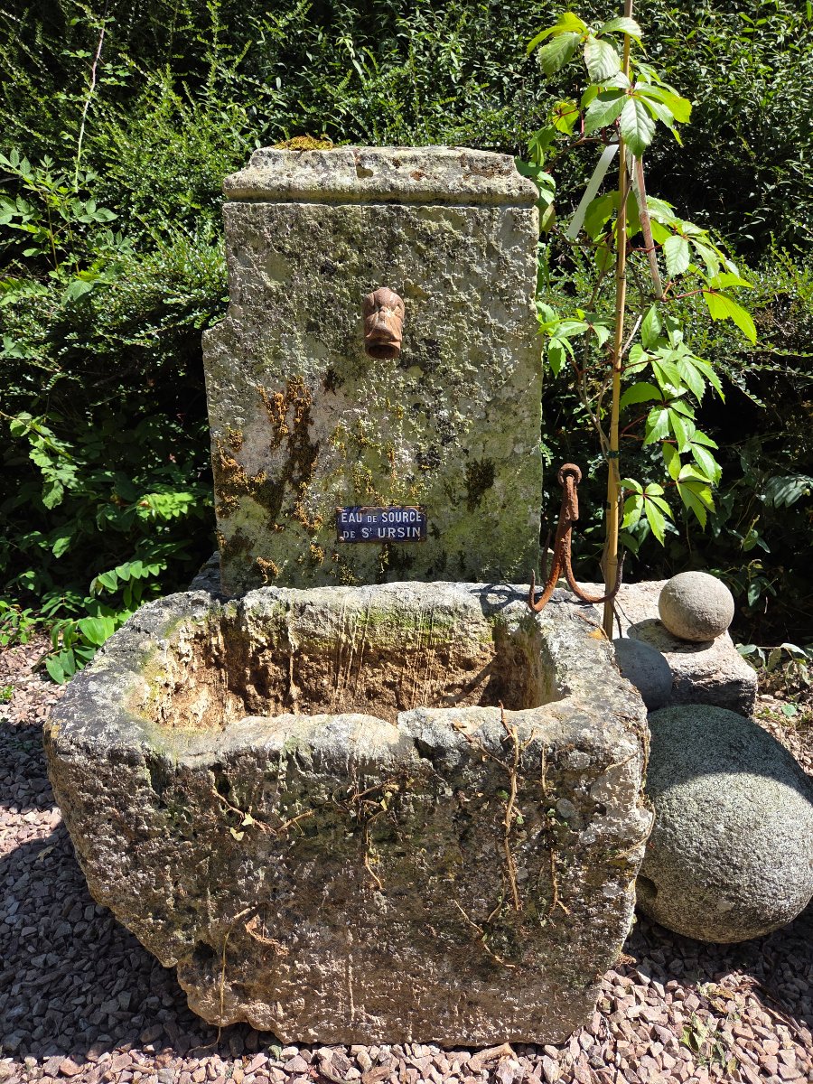 Fontaine en Pierre de St Maximin-photo-2