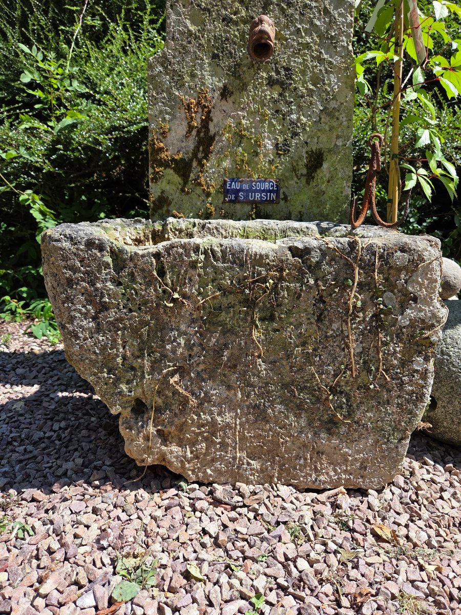 Fontaine en Pierre de St Maximin-photo-1