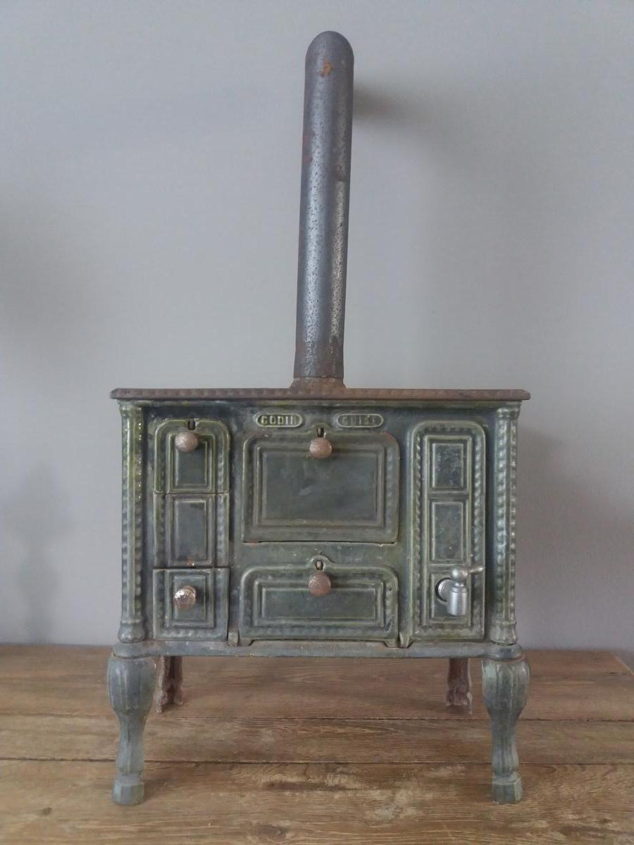 Former Godin Enamelled Cast Iron Stove ...