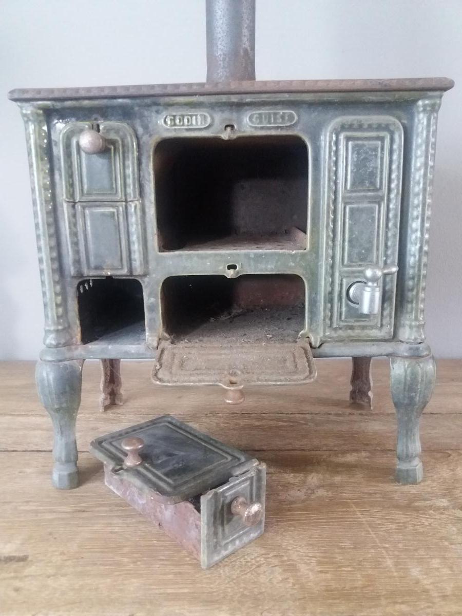Former Godin Enamelled Cast Iron Stove ...-photo-4