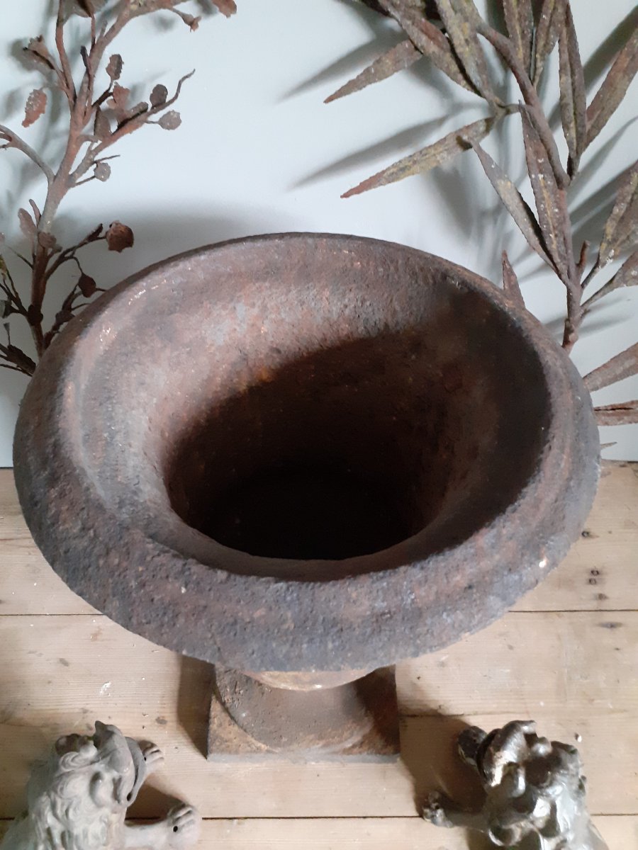 Vase De Jardin En Fonte .....xviiiièm-photo-1