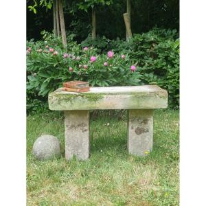 Petit Banc de Jardin en Pierre....