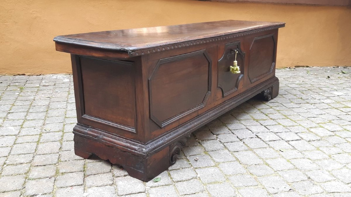 Antique 17th Century Emilian Walnut Chest-photo-2