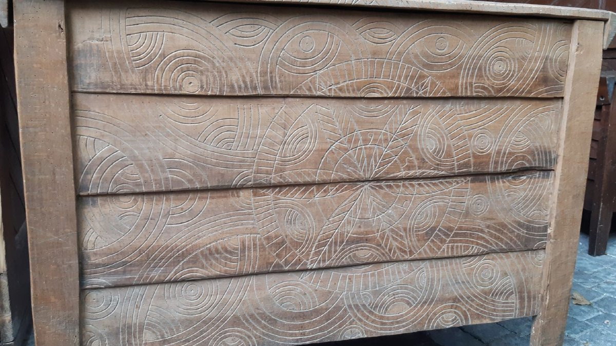 Antique Carved Chest, Trunk, Decorated With Carvings.-photo-2