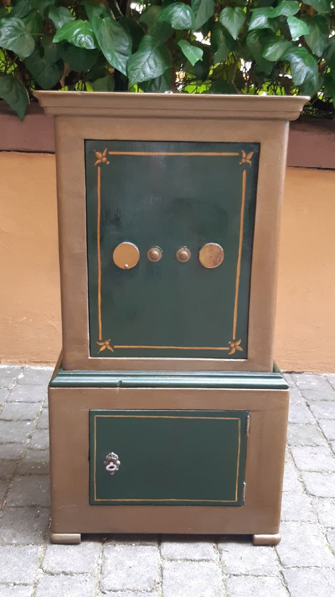 Small Antique Italian Safe With Working Combination Lock-photo-2