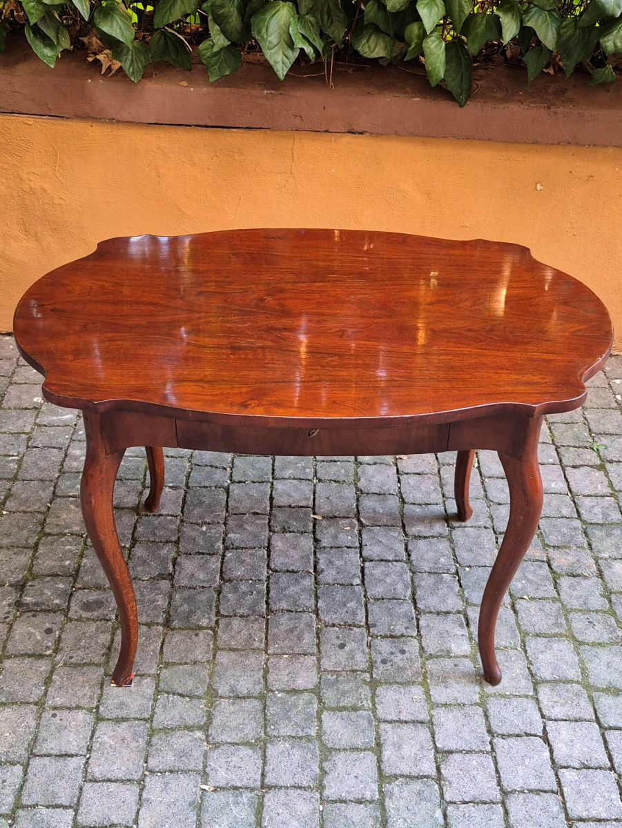 Table à écrire ancienne en placage de noyer