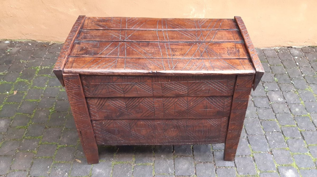 Coffre ancien en bois sculpté du 19ème siècle-photo-4