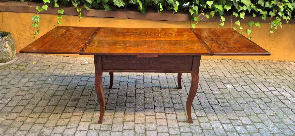 Antique Extendable Table With Curved Legs-photo-2