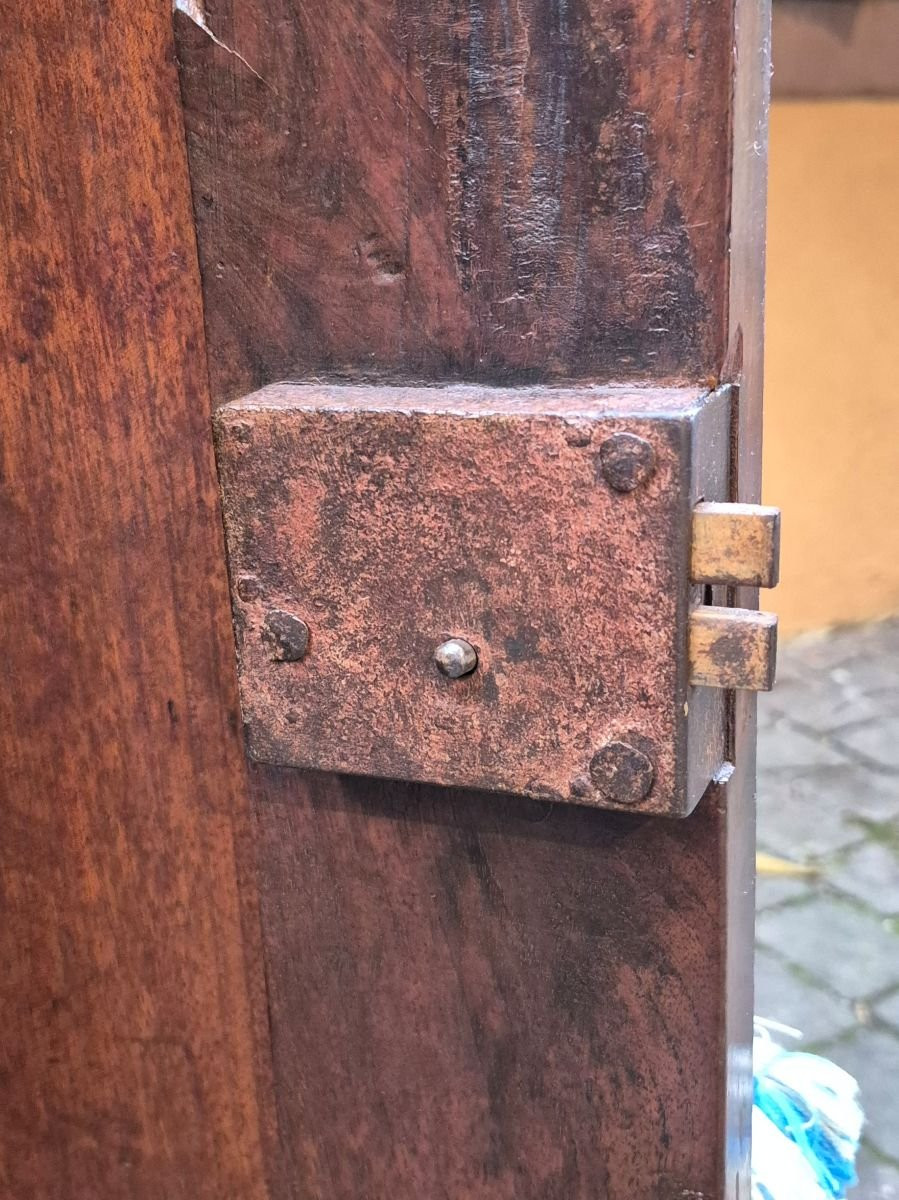 Buffet ancien Louis-Philippe Capucin en noyer-photo-4