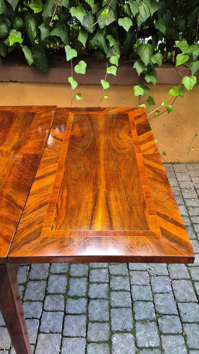 Antique Extendable Table With Walnut Veneer And Threaded Pull-photo-4