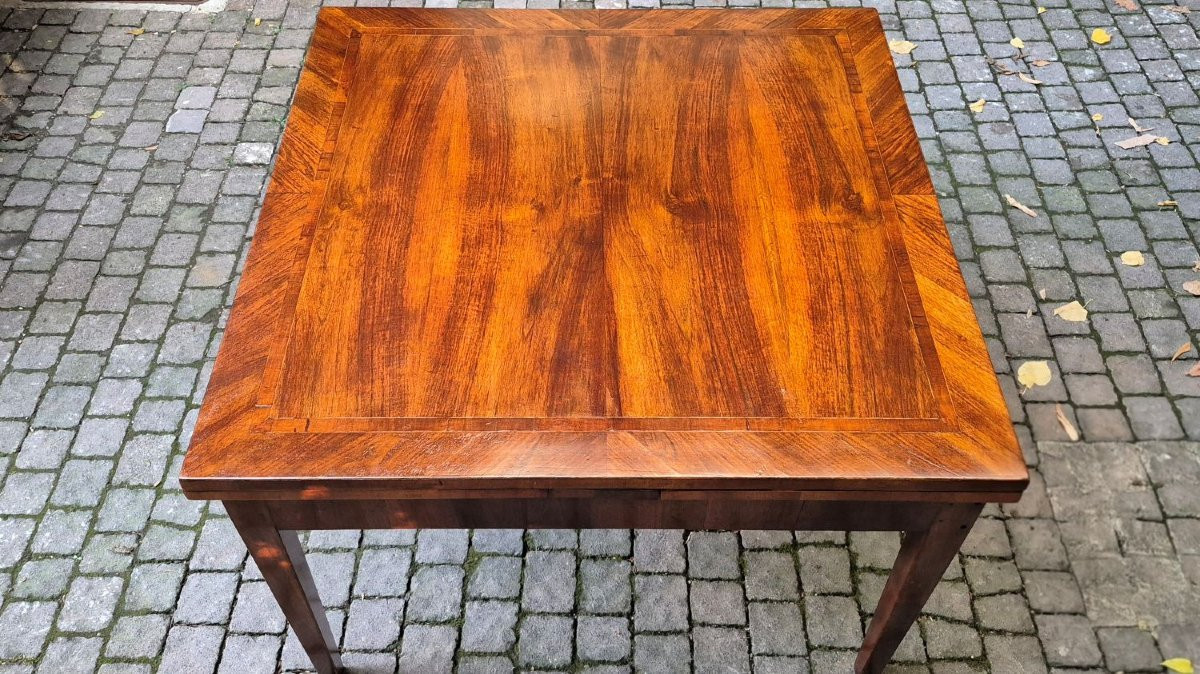 Antique Extendable Table With Walnut Veneer And Threaded Pull-photo-8