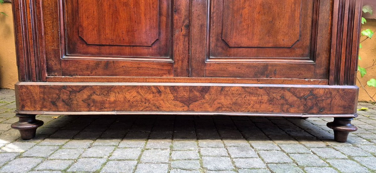 Antique Emilian Walnut Paneled Sideboard-photo-1