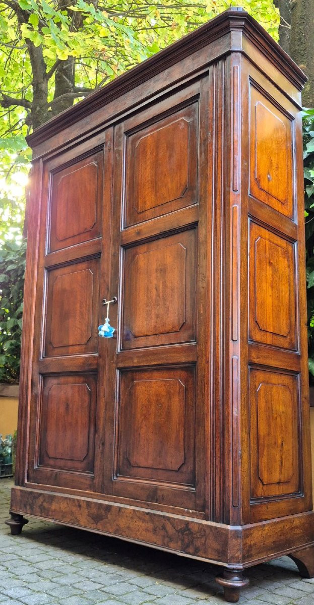 Antique Emilian Walnut Paneled Sideboard-photo-4