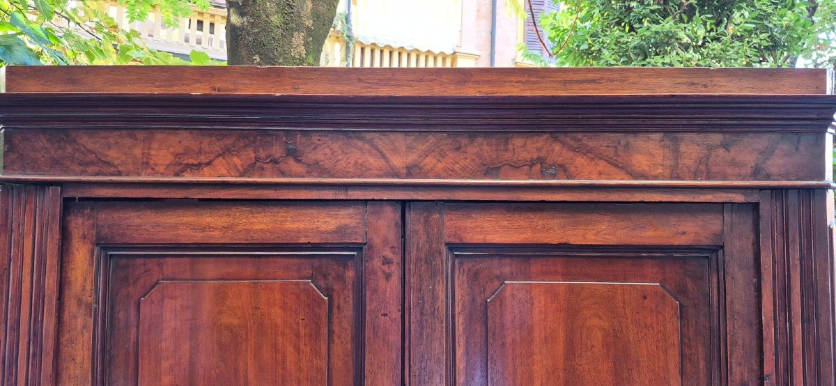 Antique Emilian Walnut Paneled Sideboard-photo-7
